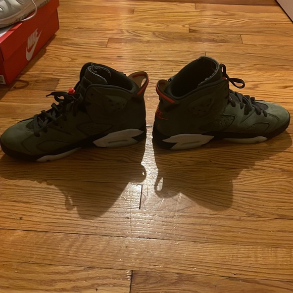Jordan x Travis Scott retro 6 men’s size 8.5 main image 4